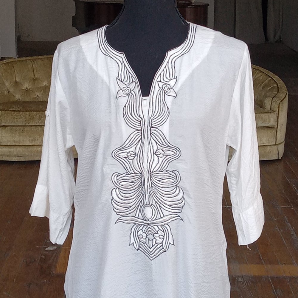 ELF White with black embroidery tunic top - Picture 7 of 9